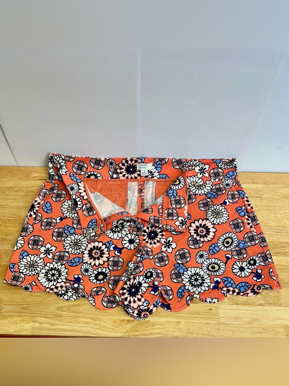 crown & ivy Coral Floral Shorts with Navy Accents